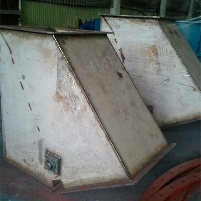 不鏽鋼闆式(shi)側三通